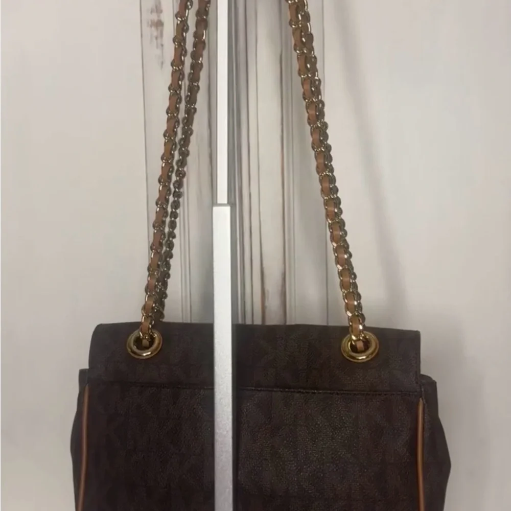 Michael Kors Vivianne Medium Shoulder Flap Signature Brown Crossbody Bag - Picture 3 of 7